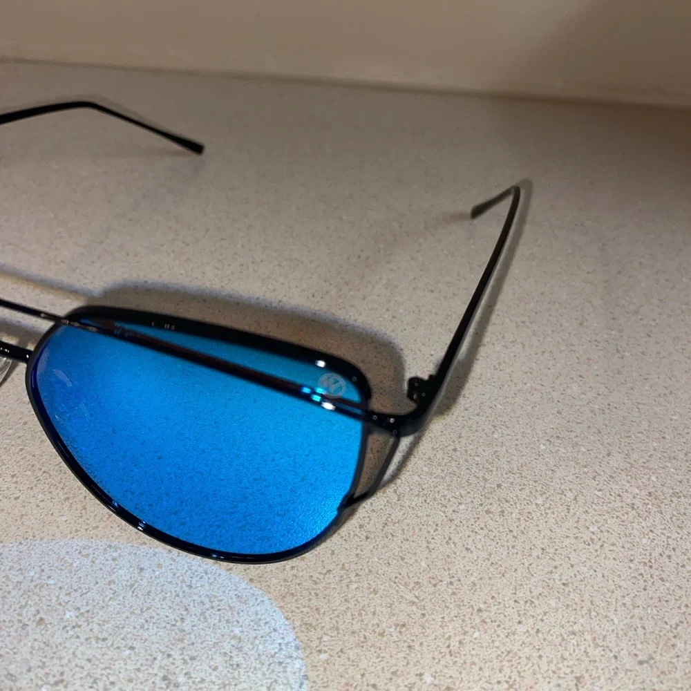 Fashion Metal Aviator Sunglasses - Picture 5 of 5